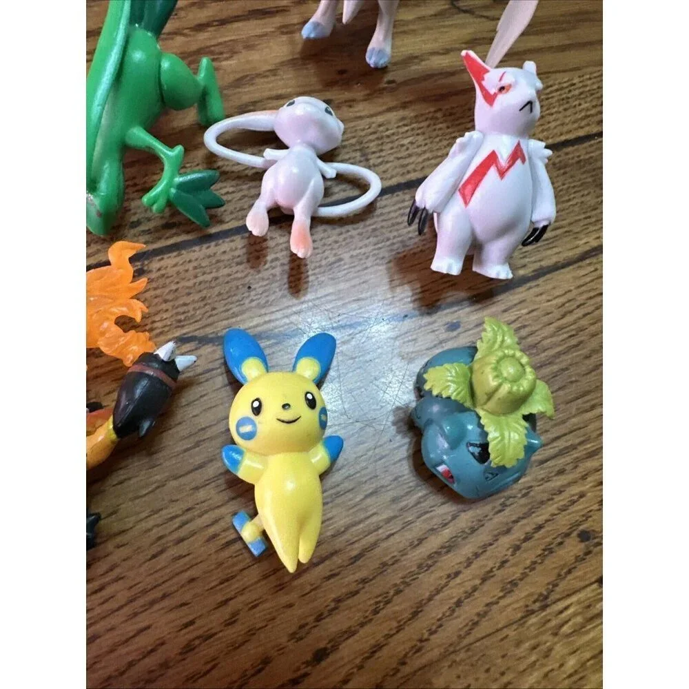 TOMY Pokemon Figure Lot Of 7 Flareon